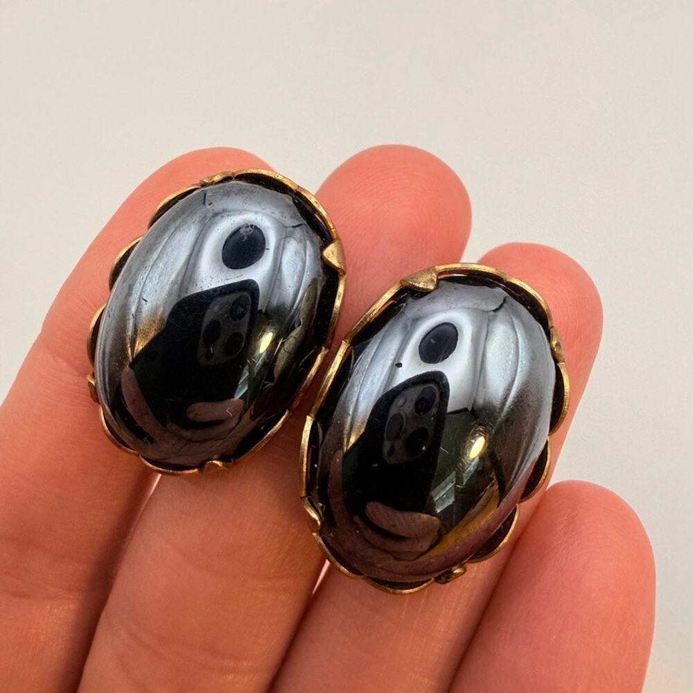 Vtg SAC Sarah Coventry Reflections Bold Shiny Gray Oval Clip Earrings Filigree